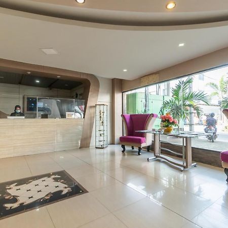 Urbanview Hotel Best Skip Palembang Extérieur photo