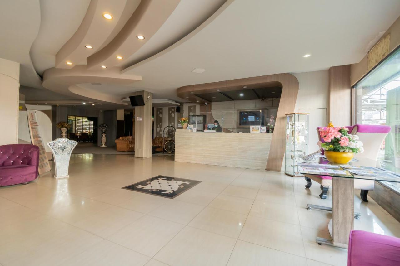 Urbanview Hotel Best Skip Palembang Extérieur photo
